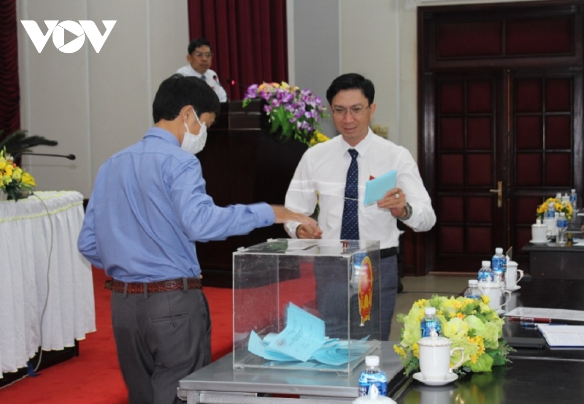 Miễn nhiệm chức Chủ tịch UBND tỉnh Bình Thuận với ông Lê Tuấn Phong